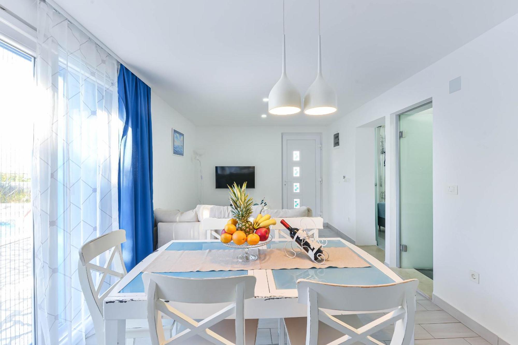 Villa Anna With Pool, Zadar County ヴィンイェラック エクステリア 写真